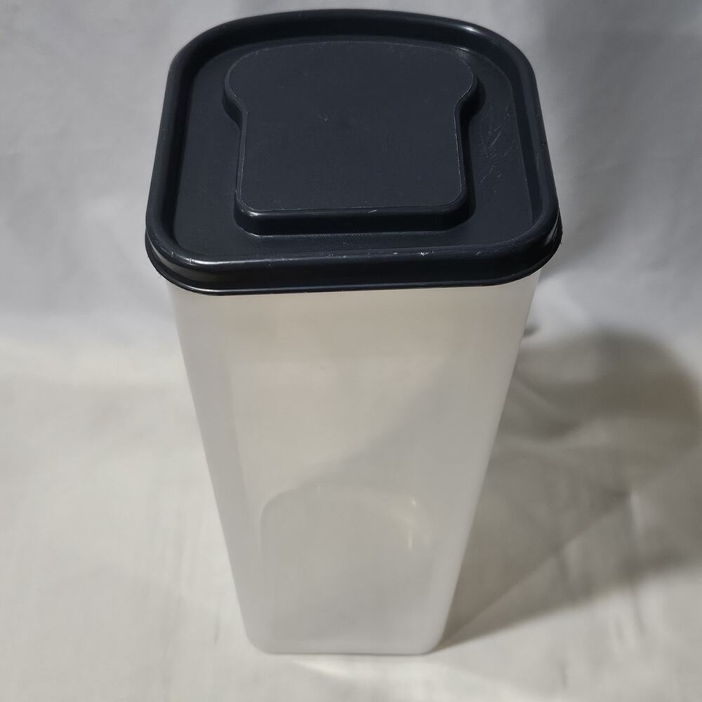 Buddeez Bread Buddy Bread Keeper Dispenser Black Lid Made in USA